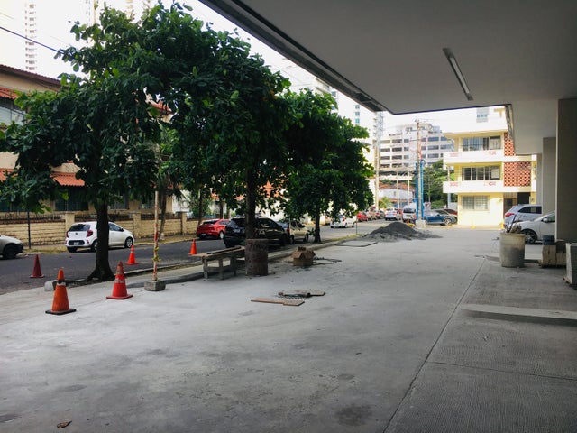Commercial Property - Local Comercial en Bella Vista